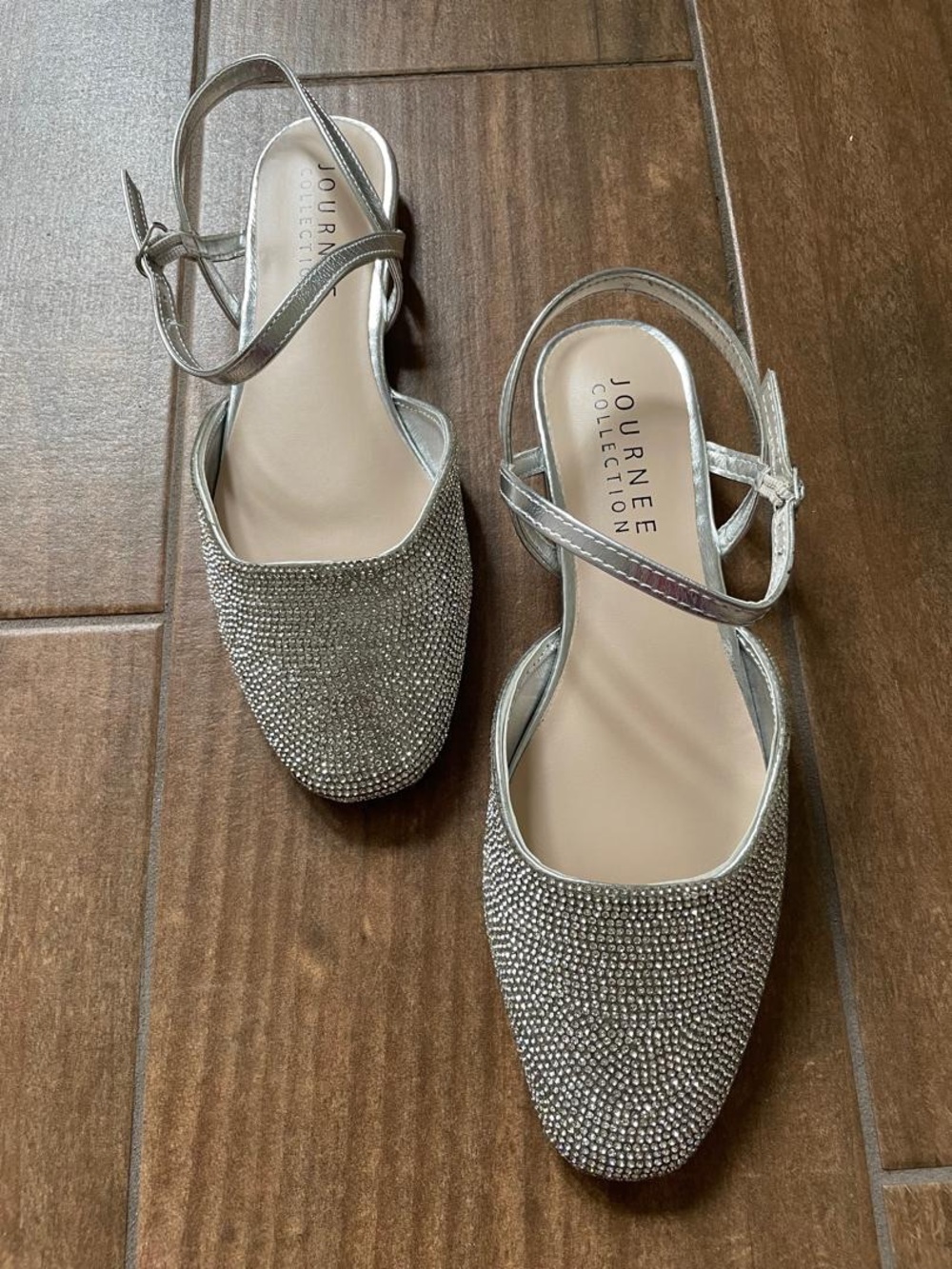 Journee Collection Nysha slingback flats